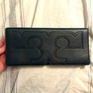 Tory Burch clutch-great condition